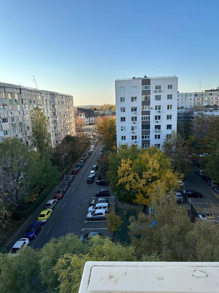 Crangasi apartament 3 camere centrala proprie an 1985